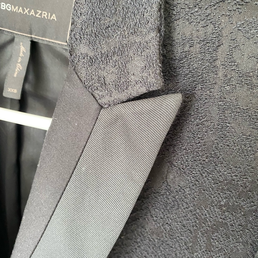 BCBGMaxAzria Textured Blazer - Picture 2 of 7